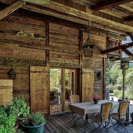 Σαλέ Chalet Keortji Idyllic Retreat With Magnificent Panoramic Views Νταβός